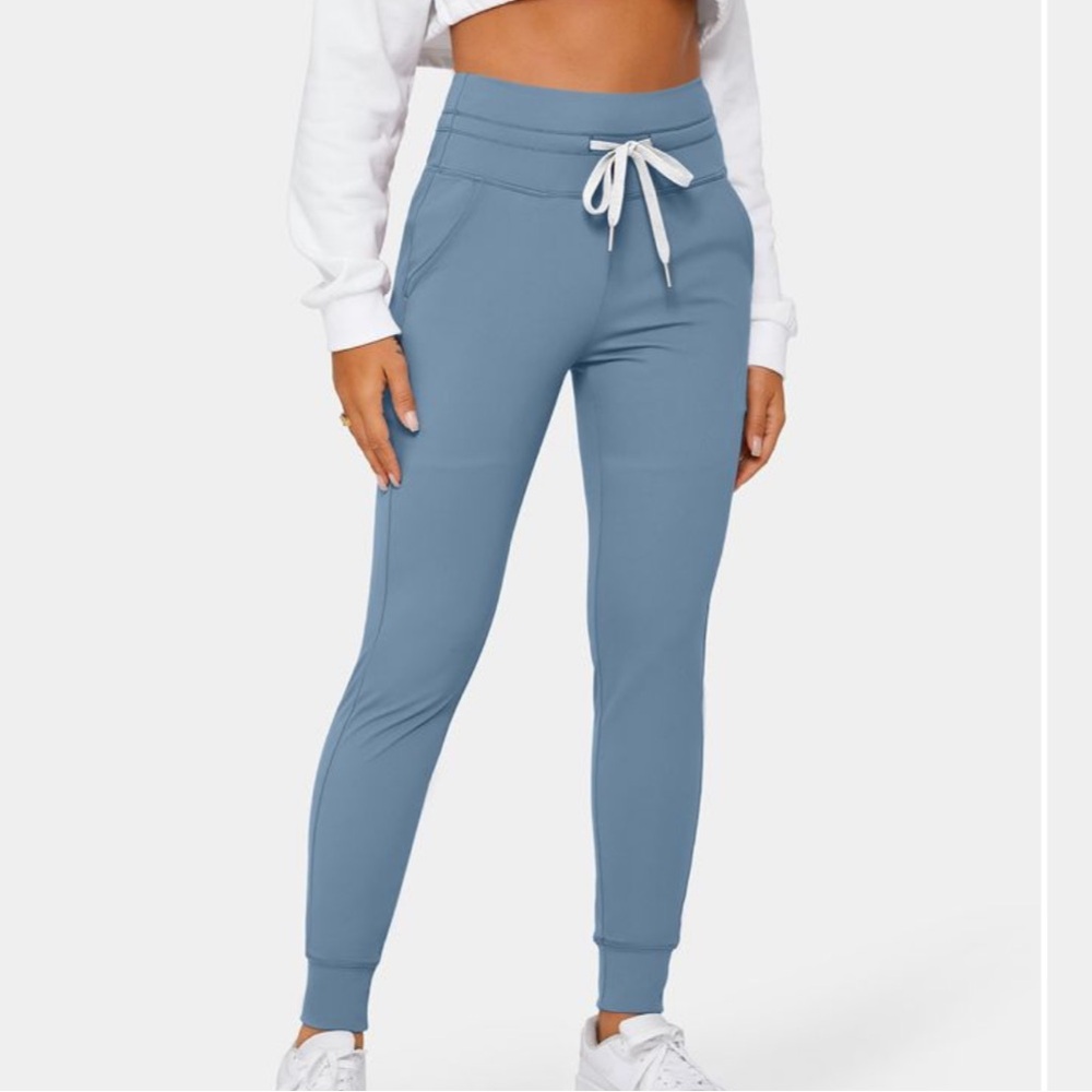 Halara Joggers